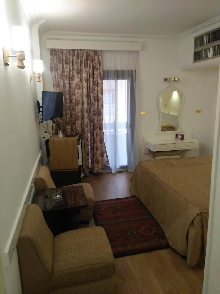 Beirut 3* Cairo